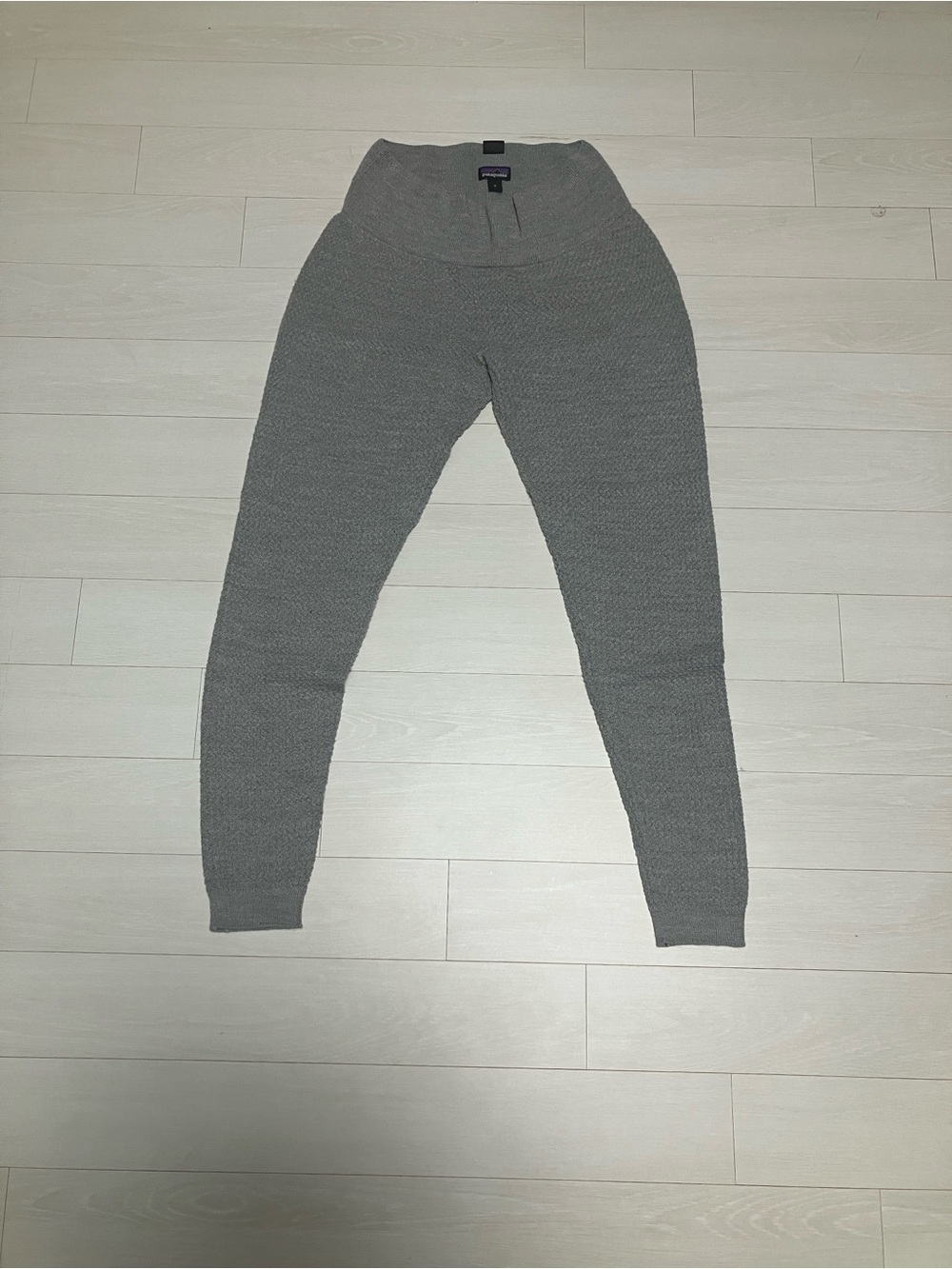 Patagonia capilene Air women’s bottoms medium gray